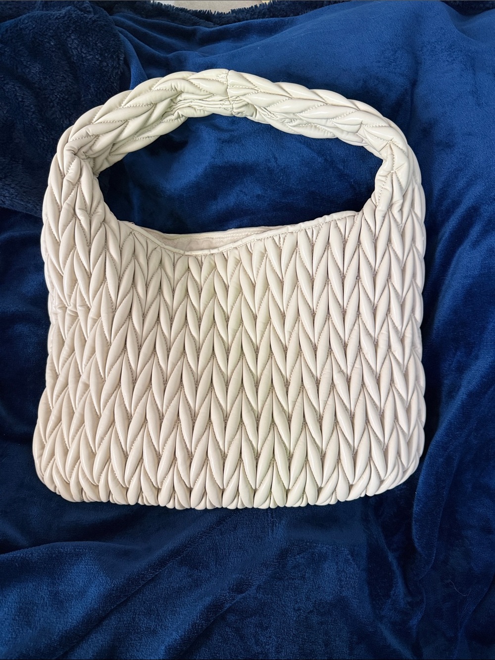 Shiraleah Sloane Hobo quilted in a cream